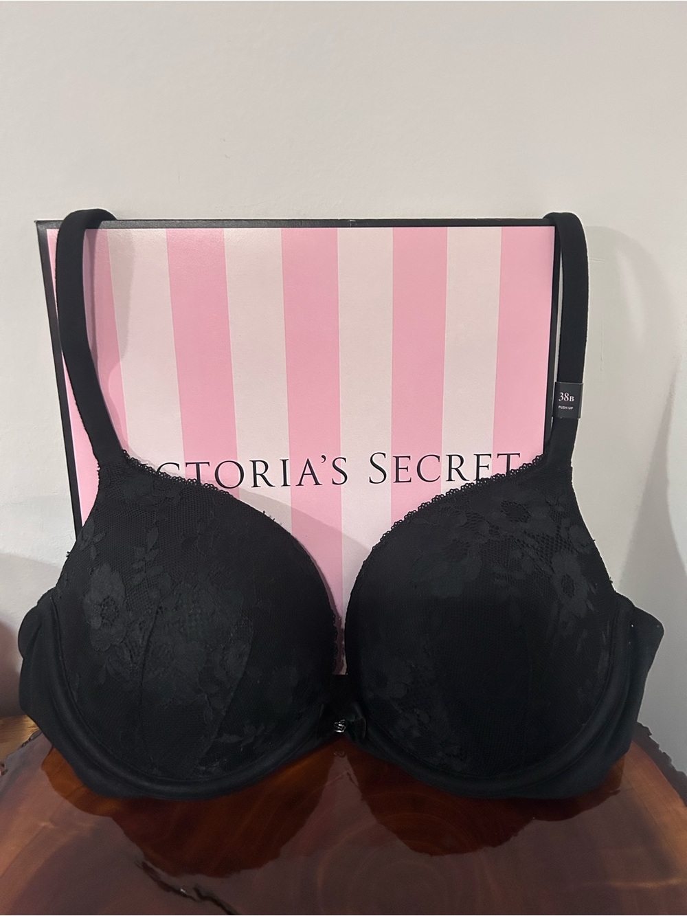 NWT Victoria's Secret Black Lace Push-Up Bra